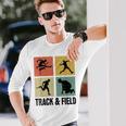 レトロな陸上競技選手。 長袖Tシャツ 彼への贈り物