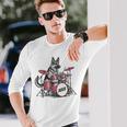 ヴィンテージジャーマンシェパード犬の演奏ドラム。 長袖Tシャツ 彼への贈り物