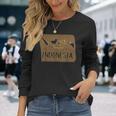 インドネシアの伝統的なバティックパターンの地図。 長袖Tシャツ 彼女への贈り物