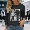 モハメド・アリとケニー・ベイカーのファイトシーンバラエティ番組1979 長袖Tシャツ 彼女への贈り物