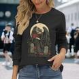 月の前でバラを持つゴシック調の天使 Goth 長袖Tシャツ 彼女への贈り物