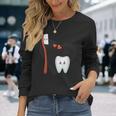 歯ブラシと歯のかわいいイラスト 長袖Tシャツ 彼女への贈り物