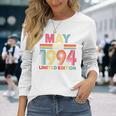 On Back レトロ 5月 Est 1994 誕生日 32歳 32歳 長袖Tシャツ 彼女への贈り物