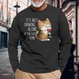 It's Not Drinking Alone If The Cat Is Home 面白い猫とワイン 長袖Tシャツ 高齢者への贈り物