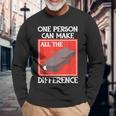 One Person Can Make A Difference Tiananmen タンクマン 長袖Tシャツ 高齢者への贈り物