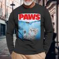 Paws Parody Cat Chasing A Cutecared Mouse Cat Lover 長袖Tシャツ 高齢者への贈り物