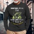 Sometimes Its A Fish Buzz Fishing Lover 漁師のギフト 長袖Tシャツ 高齢者への贈り物