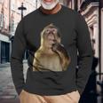 Thinking Monkey Meme 長袖Tシャツ 高齢者への贈り物