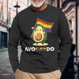 かわいい Lgbtq 猫と虹の旗のセーター – Lgbtq プライド 長袖Tシャツ 高齢者への贈り物