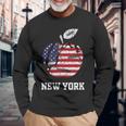 ニューヨーク市 ビッグアップル グラフィック アメリカ国旗付き 長袖Tシャツ 高齢者への贈り物