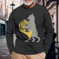 フレンチホルンを弾く猫 クール ミュージシャン オーケストラ 長袖Tシャツ 高齢者への贈り物