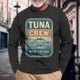 マグロクルーレトロフィッシングシーフードユーモアデザイン 長袖Tシャツ 高齢者への贈り物