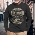 ヴィンテージ還暦祝い 1965年11月生まれ 60歳 長袖tシャツ 長袖Tシャツ 高齢者への贈り物