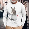 ポケットの中のロバのぞくかわいい動物のロバ 長袖Tシャツ 高齢者への贈り物