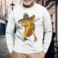 メキシコのタコスをダビングする Cinco De Mayo 長袖Tシャツ 高齢者への贈り物