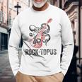 レトロ オクトパス クラーケン ギターを弾く Rock-Topus ギタリスト 長袖Tシャツ 高齢者への贈り物
