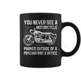 精神科医の外にバイクが停まっているのを見たことはありません 長袖tシャツ コーヒーマグ