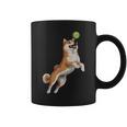 遊び心のある柴犬フェッチ追いかけテニスボール コーヒーマグ