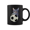 面白い猫サッカーボールグラフィック子猫のスポーツ愛好家のコスチューム コーヒーマグ