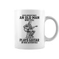 Never Underestimate An Old Man Who Who Guitar コーヒーマグ
