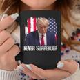 トランプは決して降伏しない 共和党大統領ドナルド・トランプ コーヒーマグ 面白い贈り物
