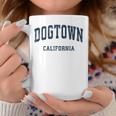 Dogtown California Ca ビンテージアスレチックスポーツデザイン コーヒーマグ 面白い贈り物