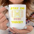 Stay On Target-ディスクゴルフtシャツ コーヒーマグ 面白い贈り物
