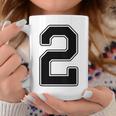 【バックプリント・背中側】2 数字 背番号 ユニフォーム ナンバー【ブラック／黒の文字】スポーツ 野球 サッカー 部活 コーヒーマグ 面白い贈り物