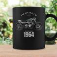 60 歳の誕生日男性オートバイ バイクに乗る人 1964 コーヒーマグ ギフトのアイデア
