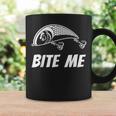 Bite Me フィッシングルアー グラフィックイメージ スカル フィッシュ スケルトン メンズ コーヒーマグ ギフトのアイデア