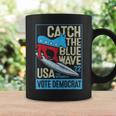 Catch The Blue Waveurfing Democrat Donkey Midterm Election コーヒーマグ ギフトのアイデア