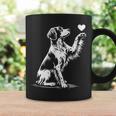 ブリタニー スパニエル お座り犬の心愛のグラフィック デザイン コーヒーマグ ギフトのアイデア