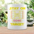 Stay On Target-ディスクゴルフtシャツ コーヒーマグ ギフトのアイデア