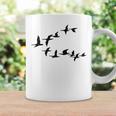 飛ぶ鳥の群れ 長袖tシャツ コーヒーマグ ギフトのアイデア