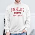 Cornelius North Carolina Nc ビンテージスポーツデザイン レッドデザイン スウェットシャツ 高齢者への贈り物