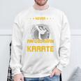 Never Underestimate An Old Man Who Know Karate スウェットシャツ 高齢者への贈り物