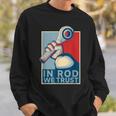 In Rod We Trust-ハイムジョイントレースカーロッククローラー スウェットシャツ 彼への贈り物