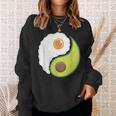 Avocado And Eggs Keto Diet Healthy Eating Yin Yang Yin Yang スウェットシャツ 彼女への贈り物