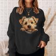 ノーフォークテリア 犬 ママ パパ 覗き見 子犬 スウェットシャツ 彼女への贈り物