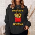 フライドポテトは毎日がフライデーモチーフのフライドポテト スウェットシャツ 彼女への贈り物