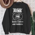 1961年6月生まれのレジェンドたち 60歳の誕生日 スウェットシャツ 年配の女性への贈り物