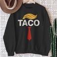 TACO トランプズ・オールウェイズ・チキン・アウト・タコス スウェットシャツ 年配の女性への贈り物