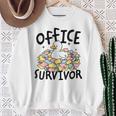 Officeurvivor かわいいアヒルの付箋 ユーモア 長袖tシャツ スウェットシャツ 年配の女性への贈り物