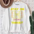Stay On Target-ディスクゴルフtシャツ スウェットシャツ 年配の女性への贈り物