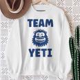 野獣のイエティ 忌まわしい雪だるまのユーモア 私はイエティが大好き Team Yeti スウェットシャツ 年配の女性への贈り物