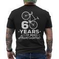60 Years Of Being Awesome ロードバイク・サイクリングバイシクル メンズTシャツ バックプリント