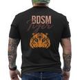 Bdsmインストラクタータイガーマスターボンデージギフト。 メンズTシャツ バックプリント