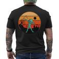 Dabbing Alien ハロウィン 面白い ダブ ダンス ポーズ トリック オア トリート メンズTシャツ バックプリント