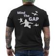 Sky Diving Mind The Gap 面白いスカイダイバー メンズTシャツ バックプリント