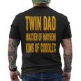 Twin Dad 父の日 ツインダッド メイヘムのマスター 抱きしめる王様 メンズTシャツ バックプリント